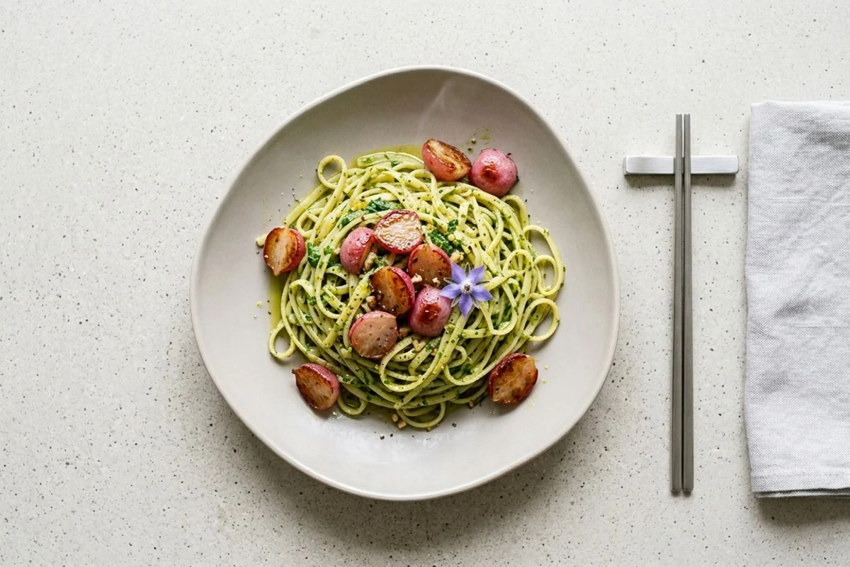 Bärlauch-Pasta mit Walnuss-Pesto: Frühling auf dem Teller